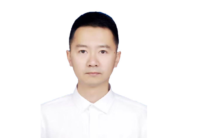 张巍